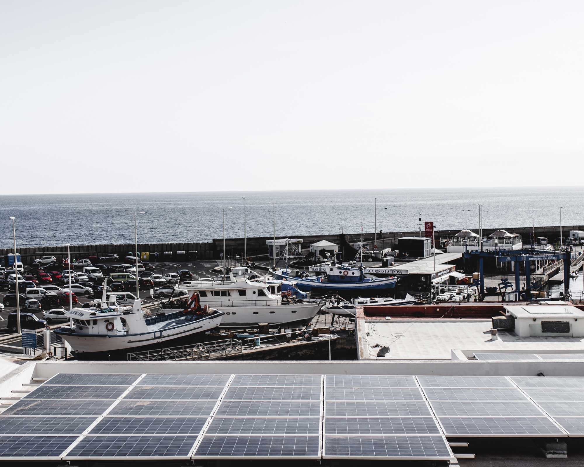 Pose de panneaux photovoltaïques pour bâtiments industriels